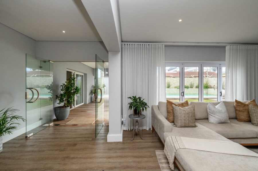 4 Bedroom Property for Sale in Summerstrand Eastern Cape